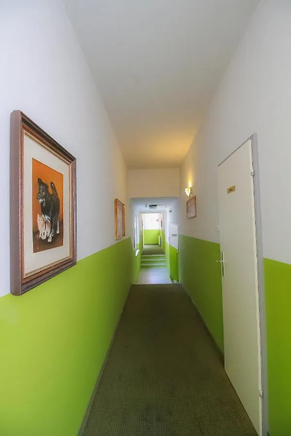 Db Apartment In Hutteldorferstrasse U3 Area Vienne