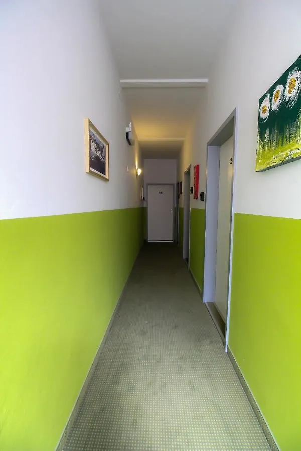 Db Apartment In Hutteldorferstrasse U3 Area Vienna